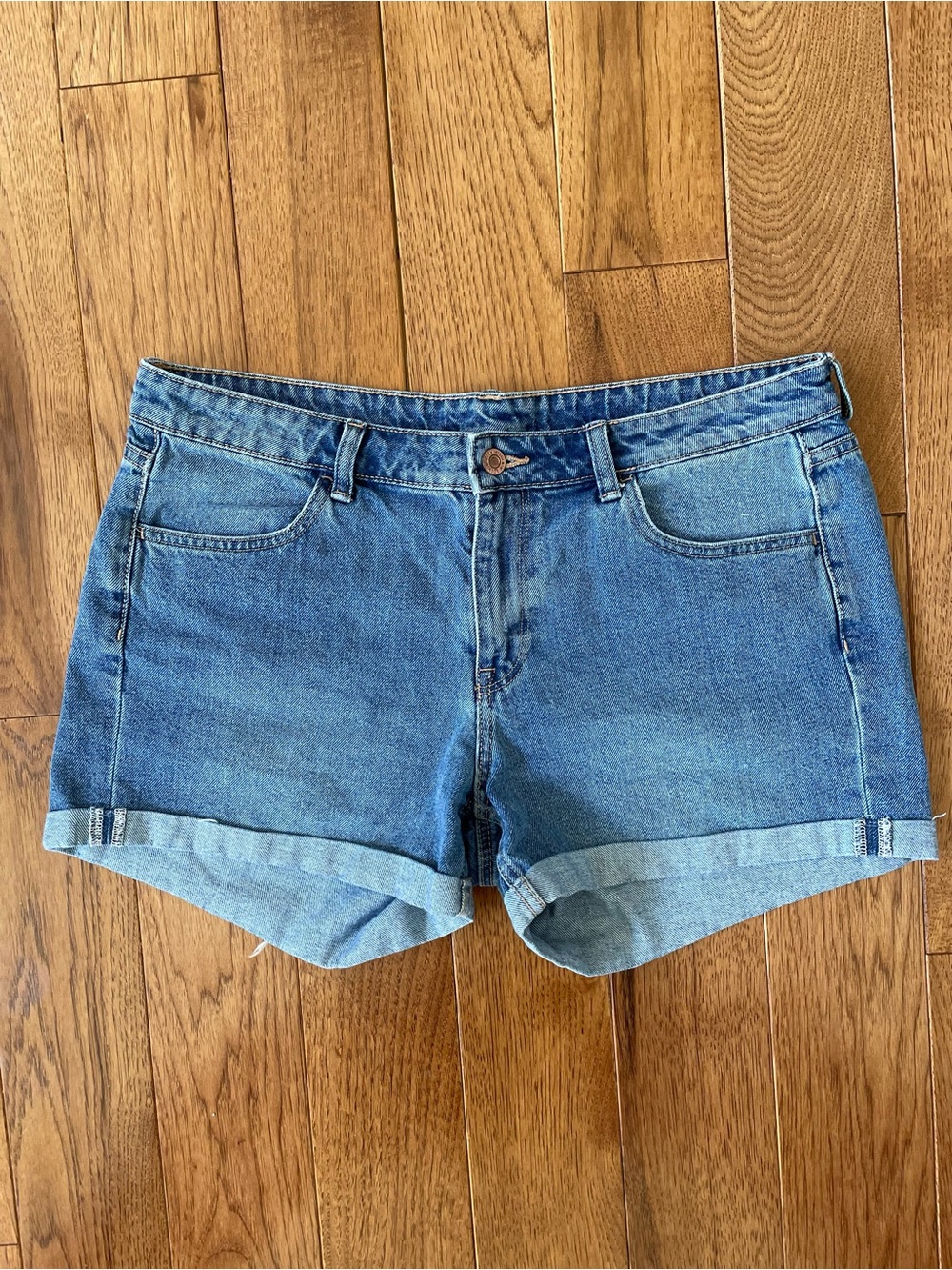 H&M Blue Rolled-Hem Denim Shorts size 12 mid-rise summer jorts